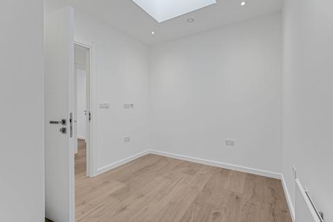 2 bedroom flat to rent, Sunrise Parkway, Milton Keynes MK14