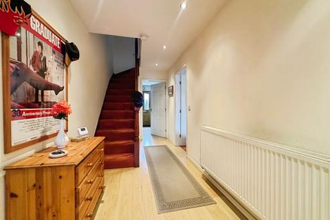 3 bedroom house for sale, All Saints Place, Bury