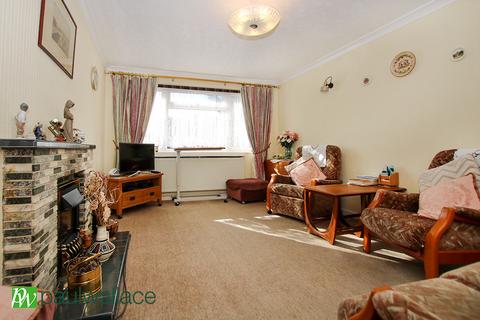2 bedroom maisonette for sale, Ousden Close, Cheshunt