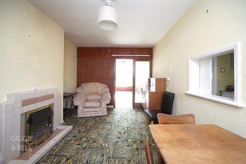 undefined, Meyrick Avenue