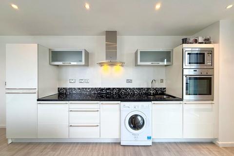 2 bedroom penthouse to rent, Ability Place, London E14