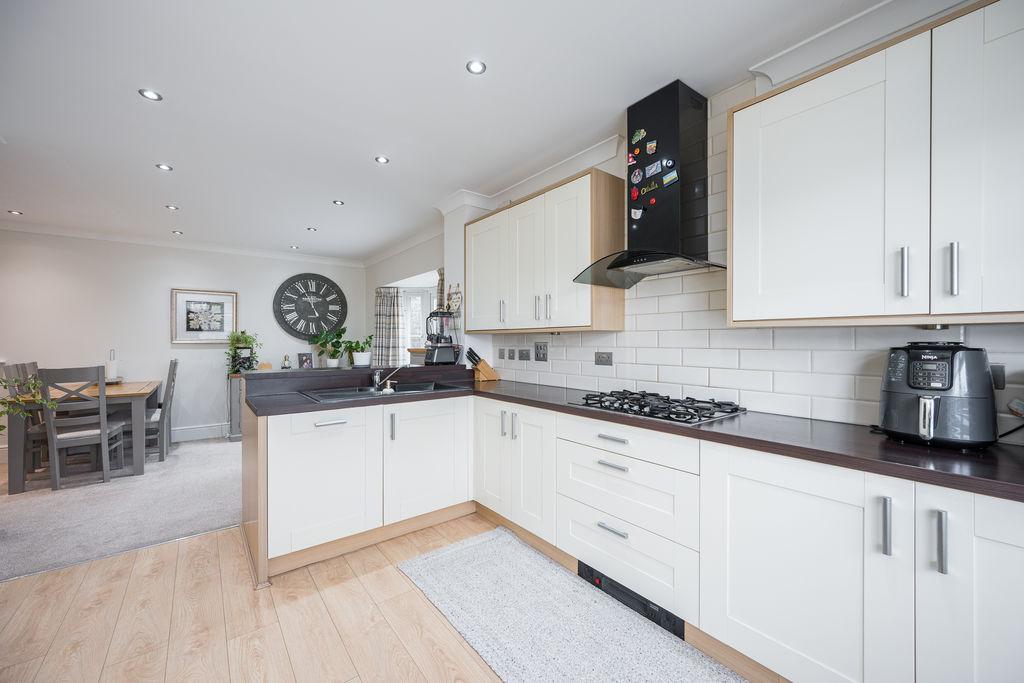 Kitchen / Dining...