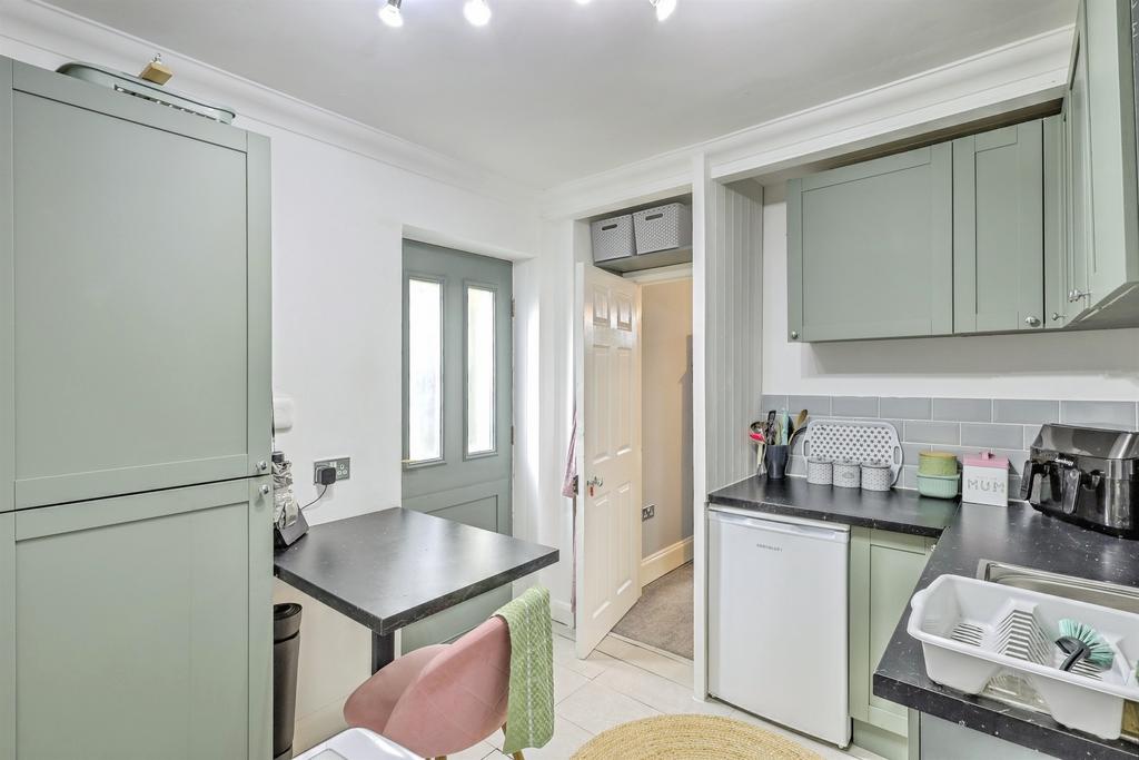 Annexe Cloakroom