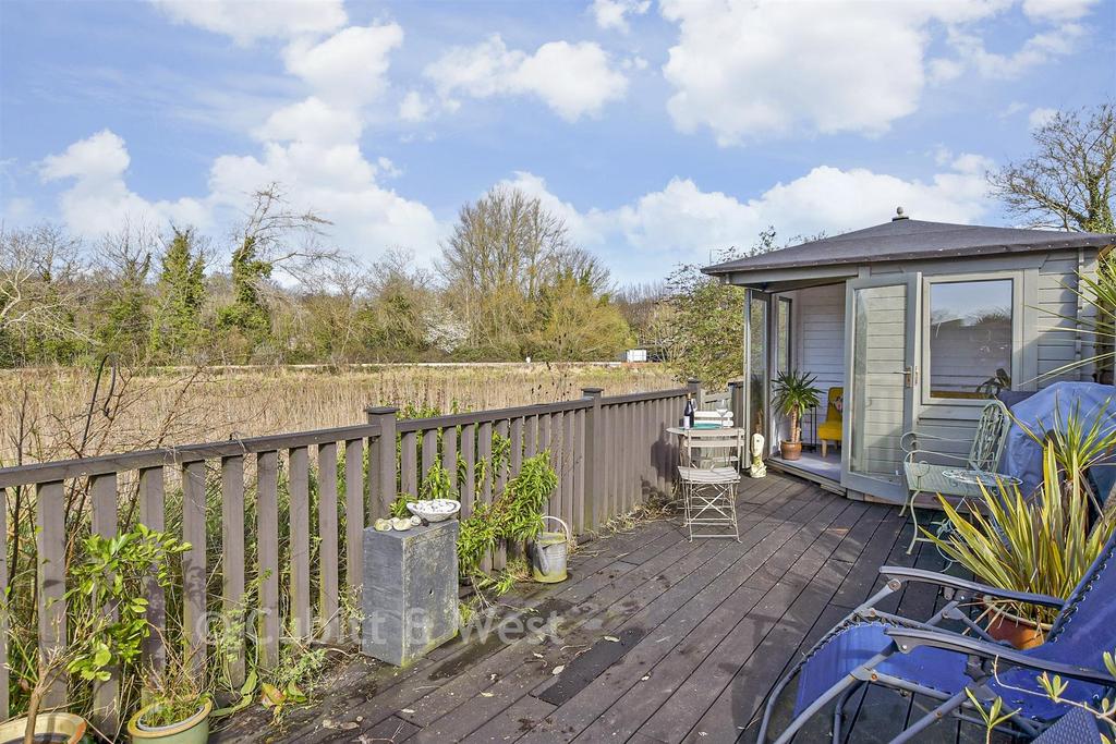 Patio / Decking