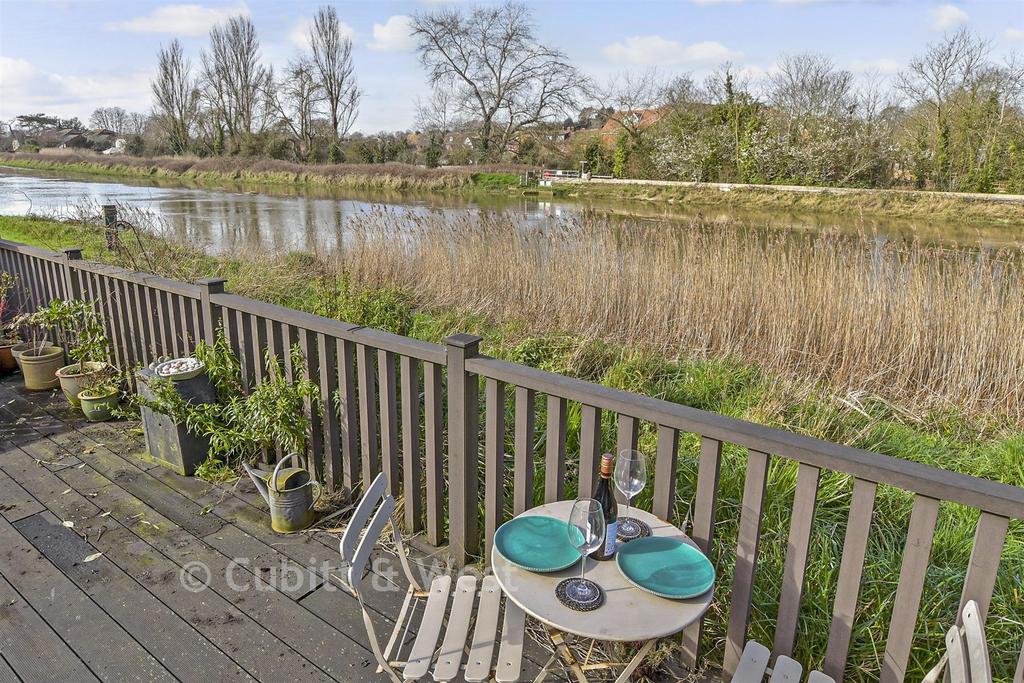 Patio / Decking
