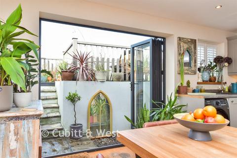 2 bedroom semi-detached house for sale, Daltons Place, Arundel BN18