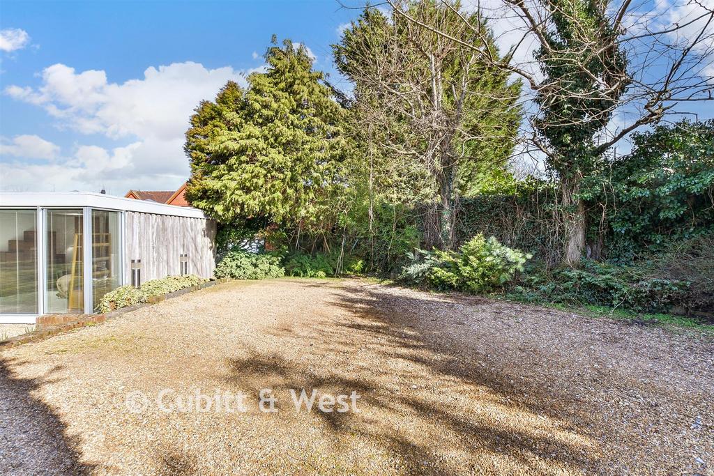 Driveway/Parking