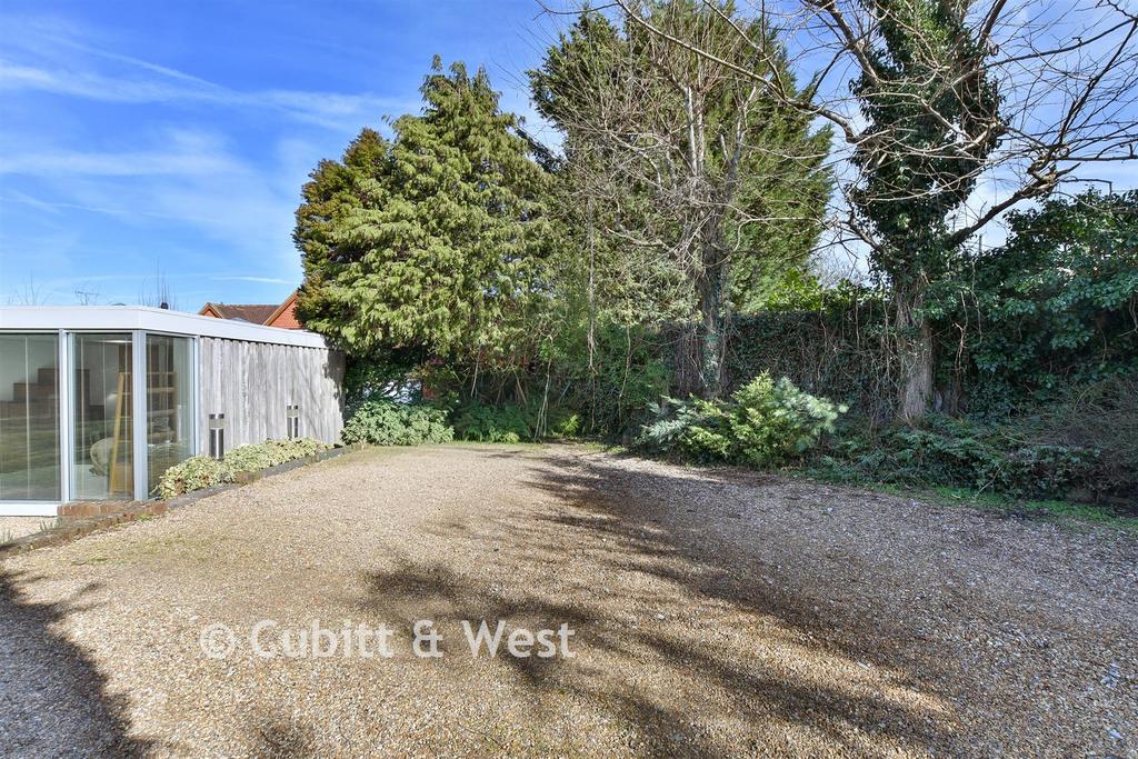 Driveway/Parking