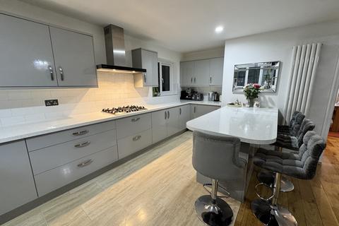 undefined, Poynt Chase, Worsley M28