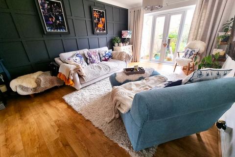 2 bedroom flat for sale, Pontypridd Road, Howard Court Pontypridd Road, CF62