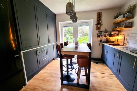 2 bedroom flat for sale, Pontypridd Road, Howard Court Pontypridd Road, CF62