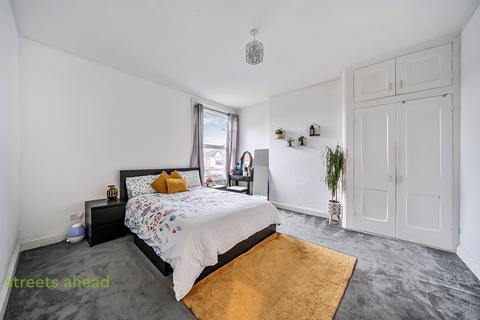 2 bedroom apartment for sale, Waddon Road, Croydon, CR0