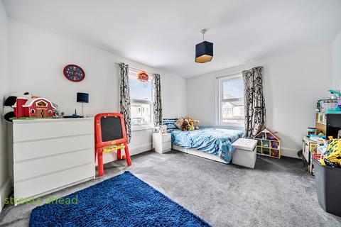 2 bedroom apartment for sale, Waddon Road, Croydon, CR0