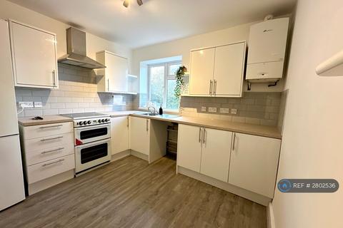 3 bedroom flat to rent, Newdigate House, Kingston Upon Thames, KT2