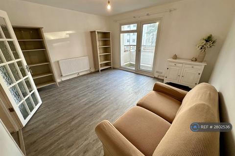 3 bedroom flat to rent, Newdigate House, Kingston Upon Thames, KT2