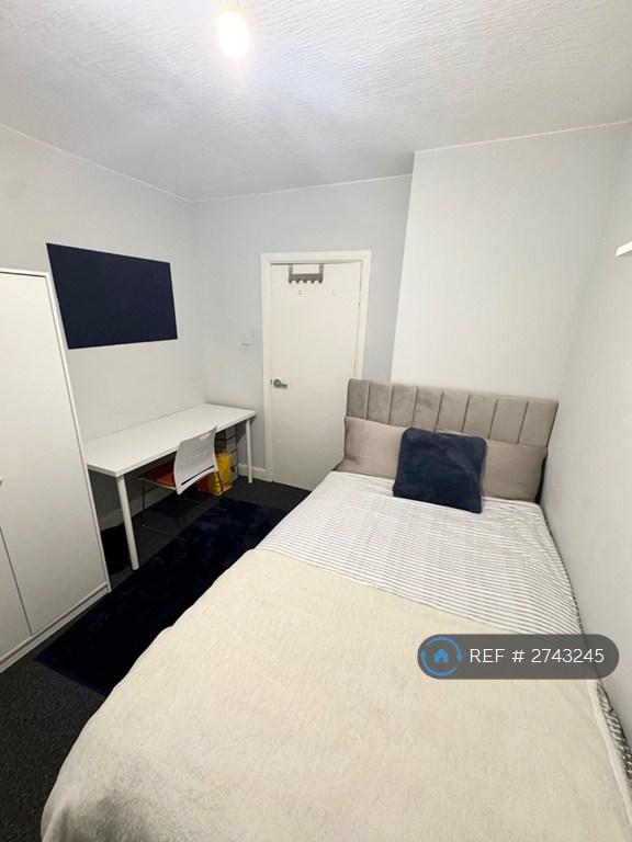 Room 4 Double Road View