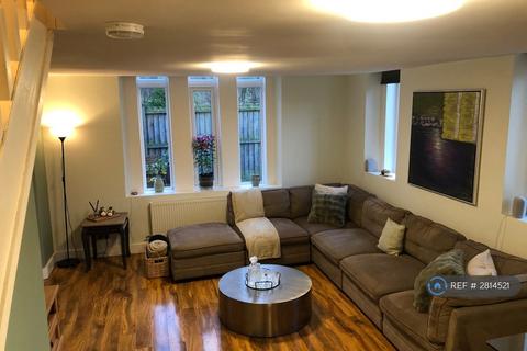 2 bedroom semi-detached house to rent, Dipe Lane, East West Boldon, NE36