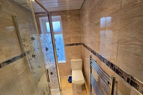 undefined, Rooms TO LET @ Whetley Lane, Bradford, BD8