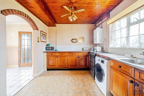 4 bedroom semi-detached house for sale, Overn Avenue, Buckinghamshire MK18