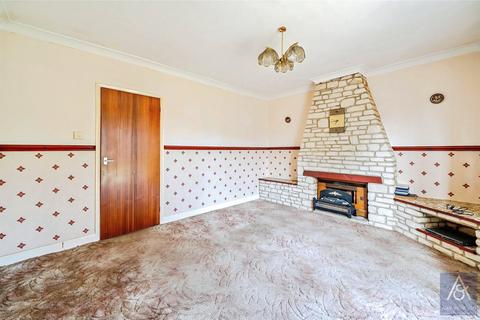 4 bedroom semi-detached house for sale, Overn Avenue, Buckinghamshire MK18