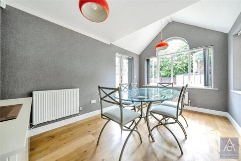 undefined, Embleton Way, Buckinghamshire MK18
