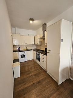 3 bedroom flat to rent, Finsbury Park, London N4