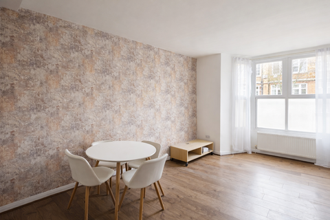 3 bedroom flat to rent, Finsbury Park, London N4