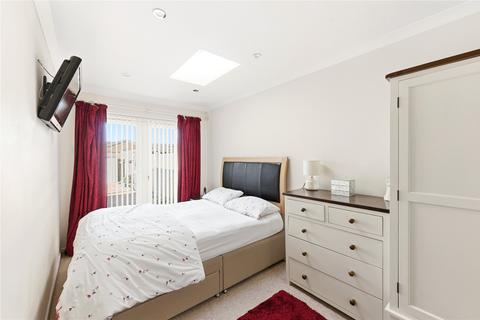 3 bedroom bungalow for sale, Chagford Close, Bedford, Bedfordshire, MK40