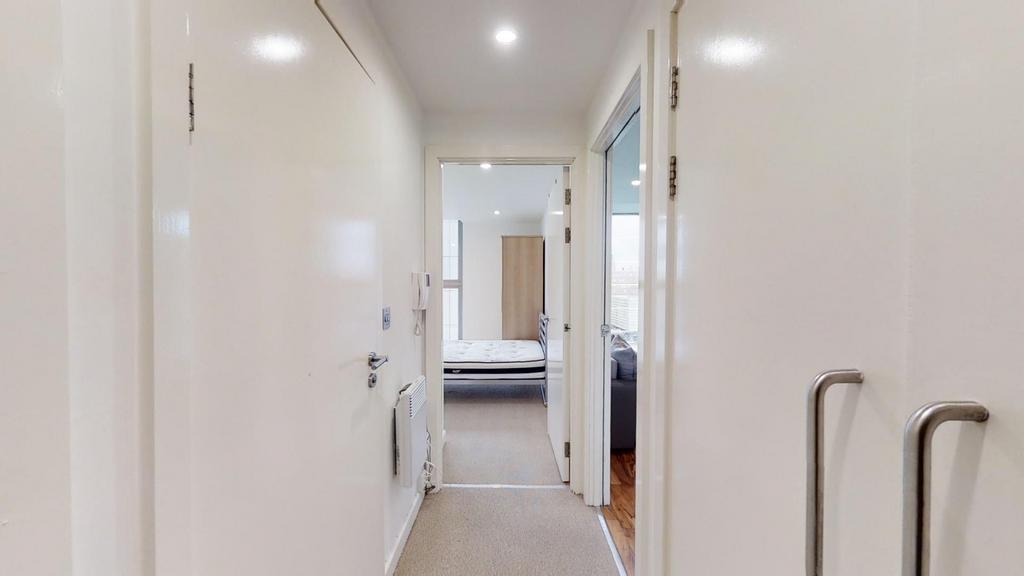 Flat-117-City-Point-Sheffield-Entrance-Hall.jpg