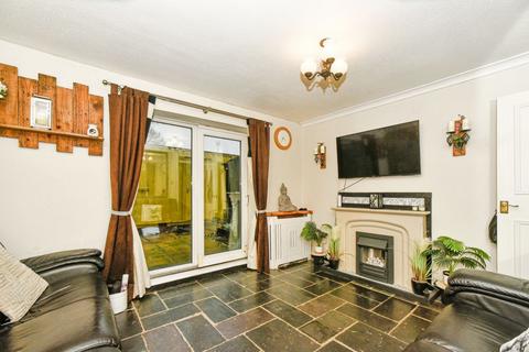 3 bedroom end of terrace house for sale, Kennedy Drive - Eldene, Swindon, SN3