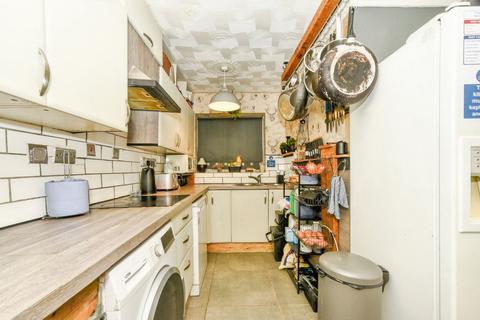 3 bedroom end of terrace house for sale, Kennedy Drive - Eldene, Swindon, SN3