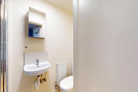 Studio to rent, Brondesbury Park