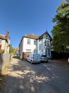 Studio to rent, Brondesbury Park