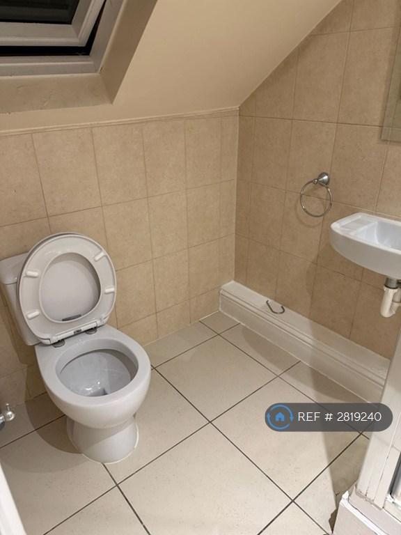 Room 7 - Ensuite1