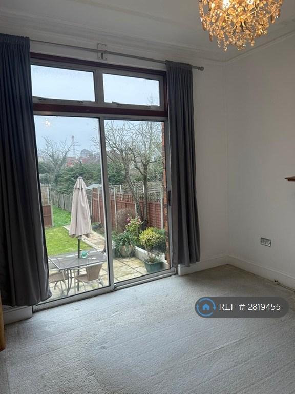 Double Bedroom 2