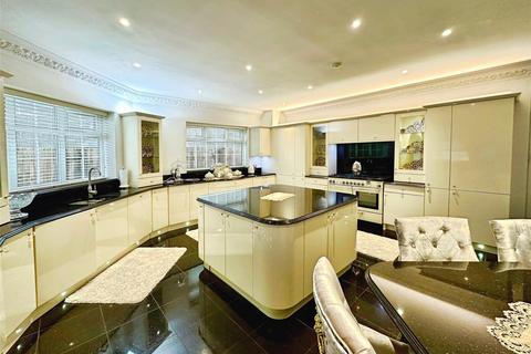 4 bedroom bungalow for sale, Beaumont Hill, Darlington, DL1