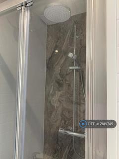 1 bedroom in a house share to rent, London, London, SW17