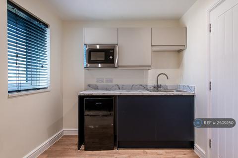 1 bedroom in a house share to rent, Copenhagen Road, Gillingham, ME7