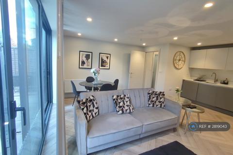 undefined, Grand Drive, London, SW20
