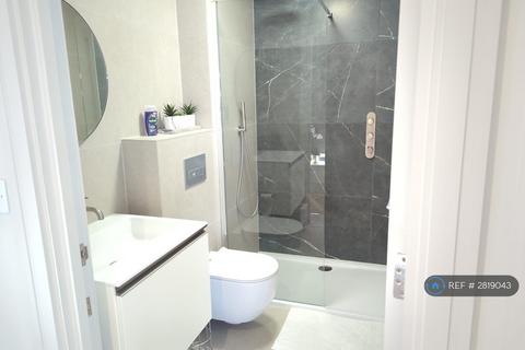 undefined, Grand Drive, London, SW20