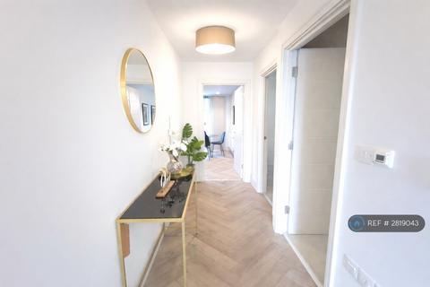 undefined, Grand Drive, London, SW20