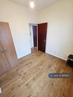 1 bedroom flat to rent, Oldfield Grove, London, SE16