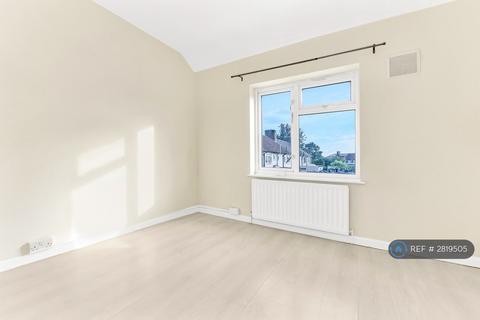 2 bedroom terraced house to rent, Cornworthy Road, Dagenham, RM8