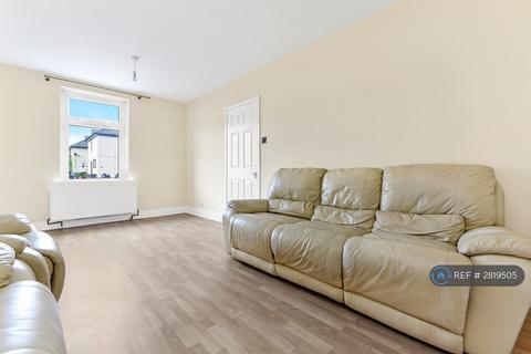 2 bedroom terraced house to rent, Cornworthy Road, Dagenham, RM8