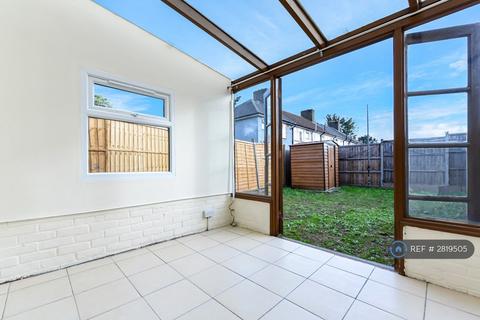 2 bedroom terraced house to rent, Cornworthy Road, Dagenham, RM8