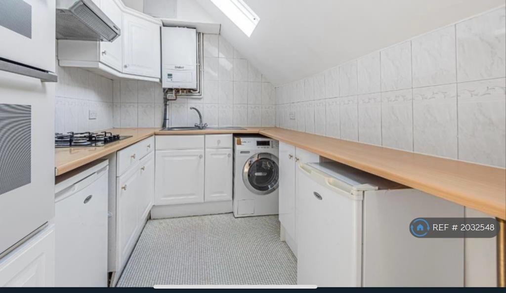 Kitchen, Includes Washing Machine/Fridge