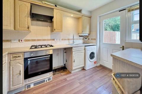 3 bedroom semi-detached house to rent, Avondale Gardens, Hounslow, TW4