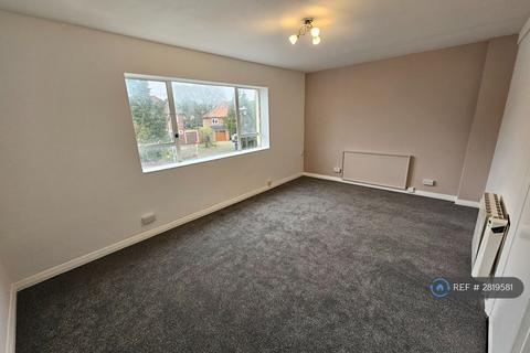 2 bedroom flat to rent, Tudor Parade, Rickmansworth, WD3