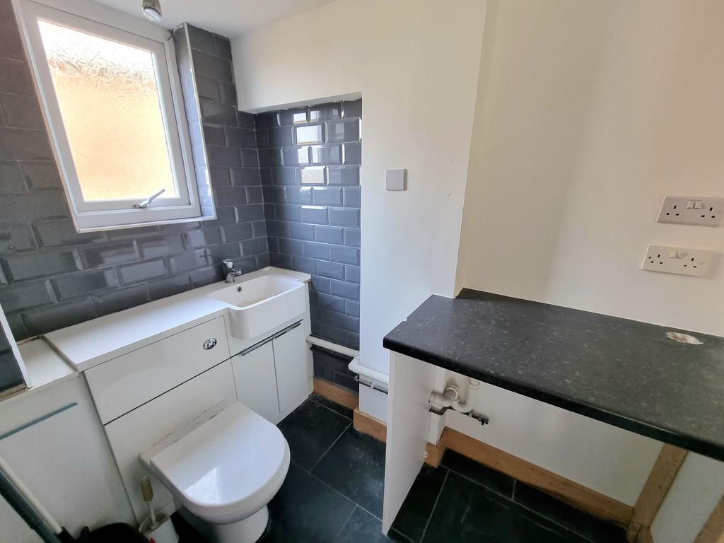 Cloakroom/Utility Room