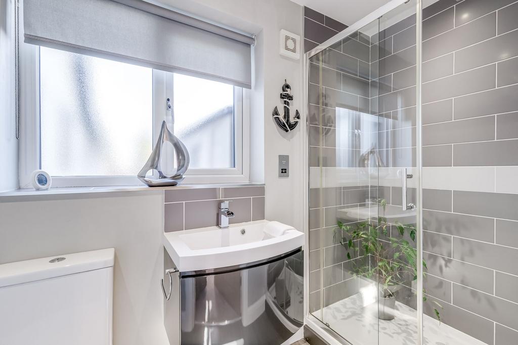 Bedroom 2 En-suite